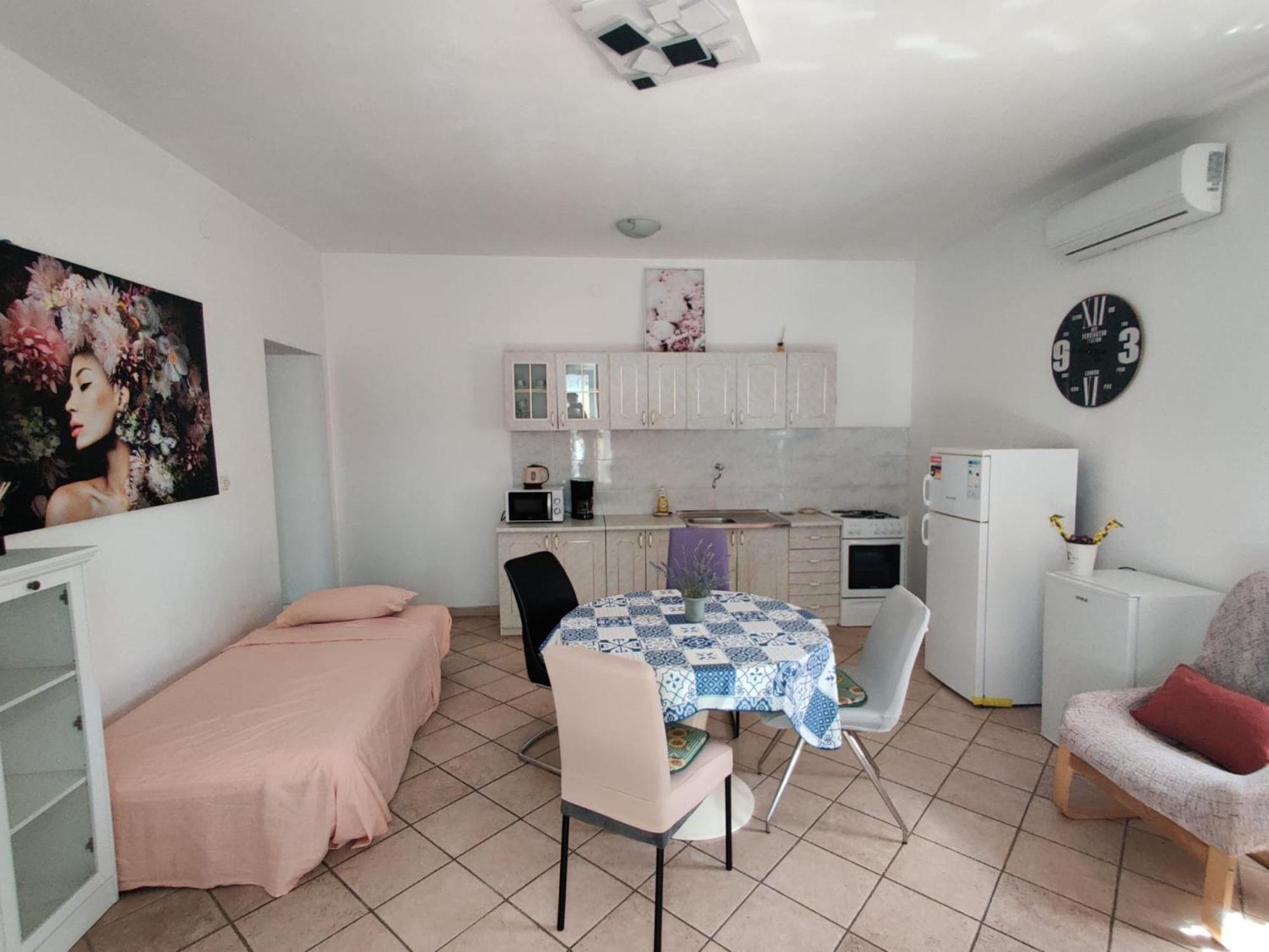 Apartments Pula With Private Parking Self Check In Eksteriør bilde